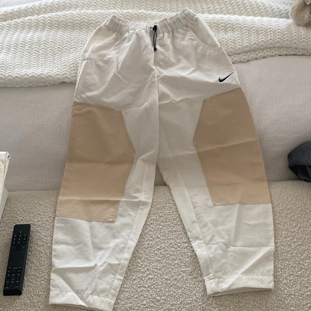 NIKE PANTS - Picture 1 of 5